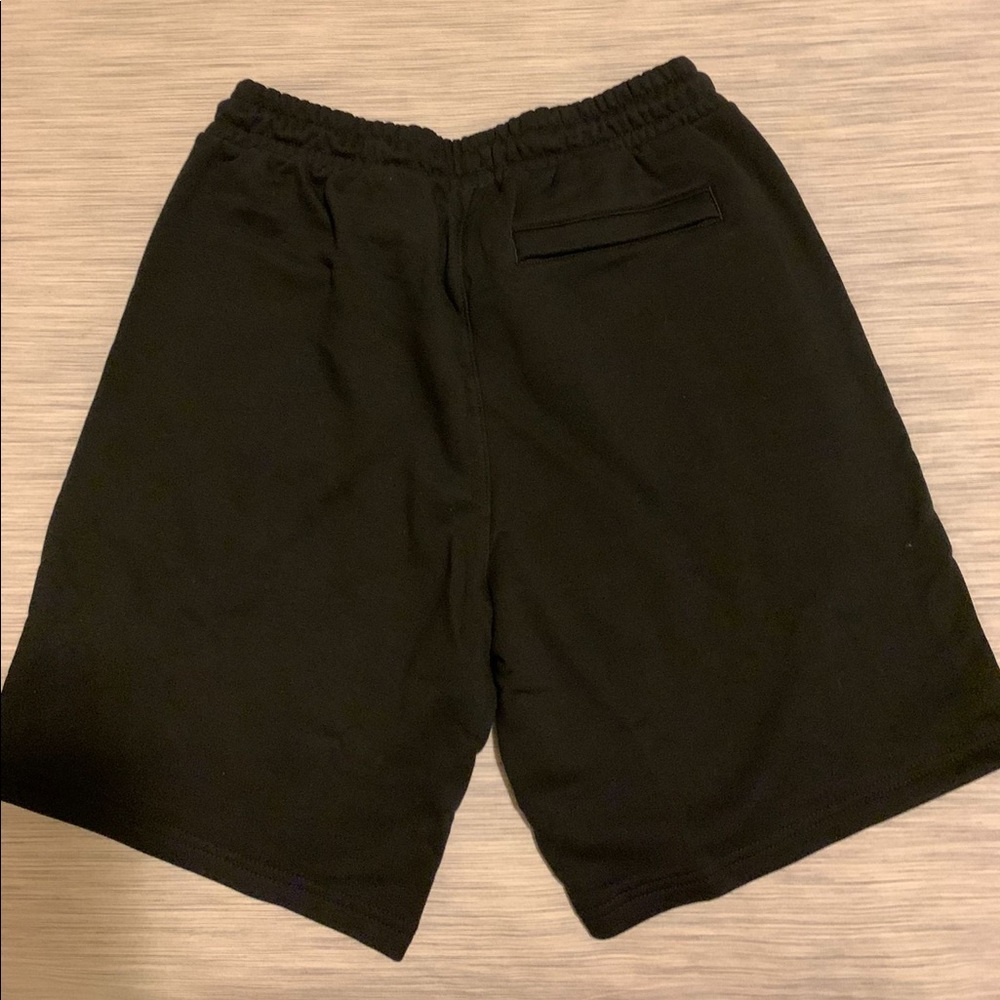 Puma Classic Logo Shorts - Picture 6 of 8
